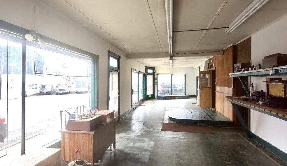 More Photos Of 801 Columbia St, Hudson Storefront Retail Residential For Sale