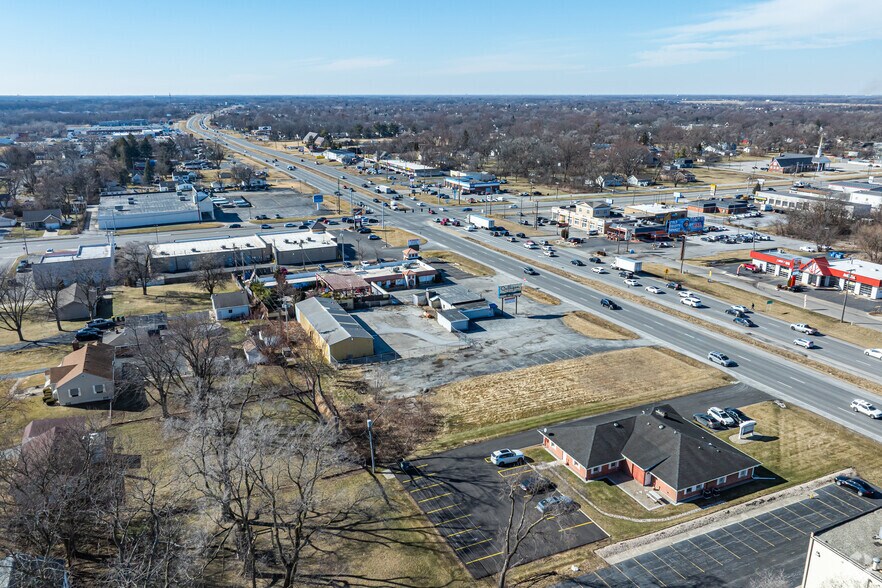 More Photos Of 2215 W Lincoln Hwy, Merrillville Freestanding For Lease