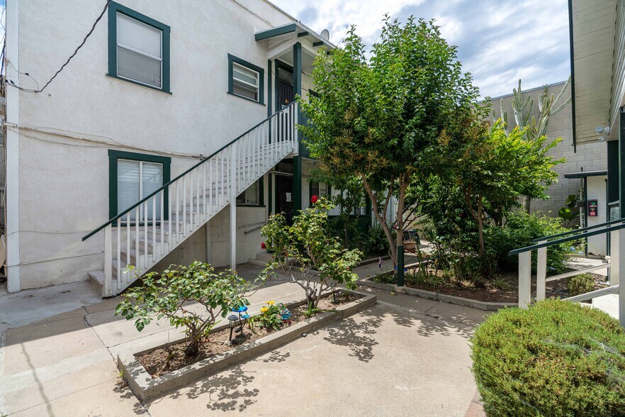 More Photos Of 418-424 W 6th St, San Pedro Apartments For Sale