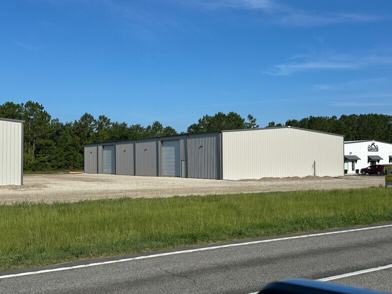 More Photos Of 3304 Hutchinson Ave, Adel Light Manufacturing For Lease