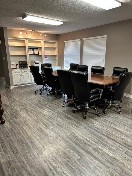 More Photos Of 7181 S Braden Ave, Tulsa Office For Lease