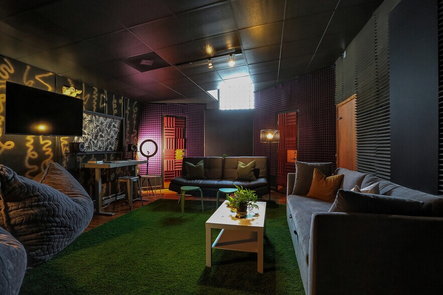 More Photos Of 2258 Young Ave, Memphis Loft Creative Space For Sale