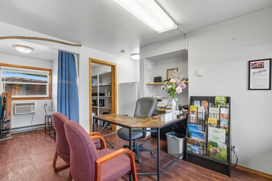 More Photos Of 615 S Main St, Colfax Hotel For Sale