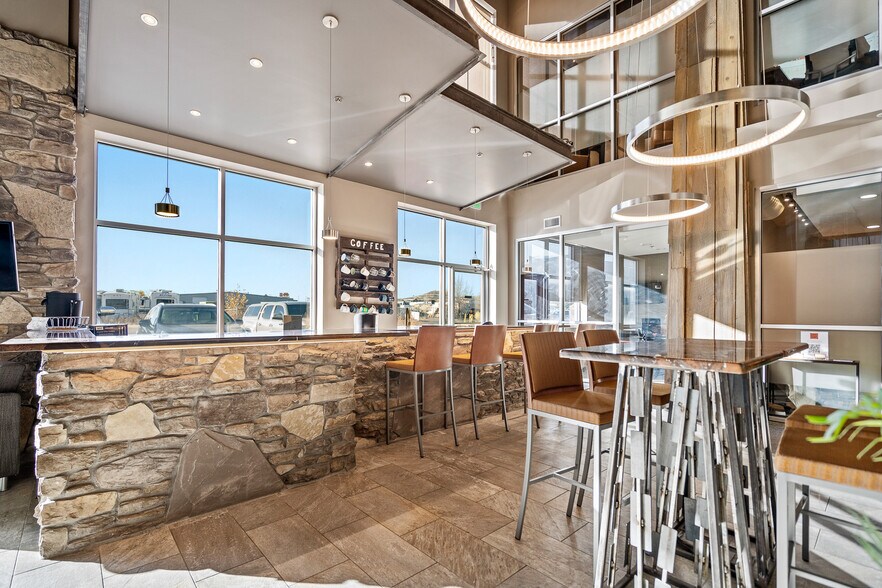 More Photos Of 165 Caprice Ct, Castle Rock Warehouse For Lease