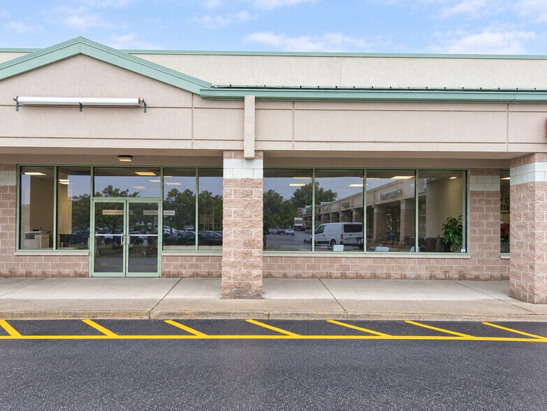 Primary Photo Of 1009 MacArthur Blvd, Mahwah General Retail For Lease