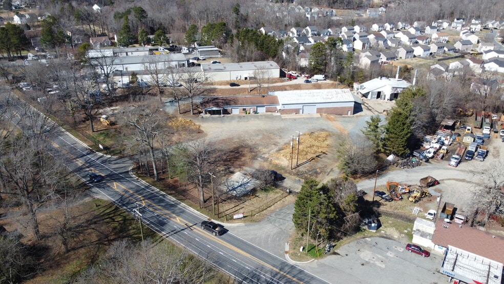 More Photos Of 8828 Mount Holly Rd, Charlotte Warehouse For Lease