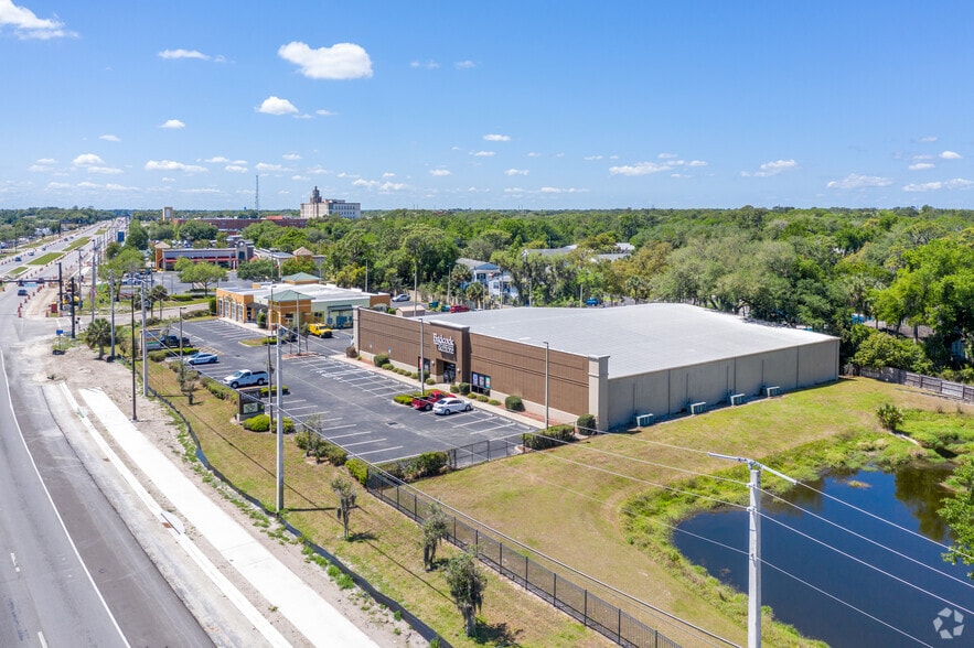 More Photos Of 650 Lake Minnie Dr, Sanford Freestanding For Sale