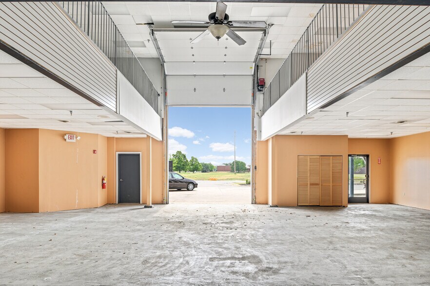 More Photos Of 3050 Coon Rapids Blvd NW, Coon Rapids Freestanding For Sale