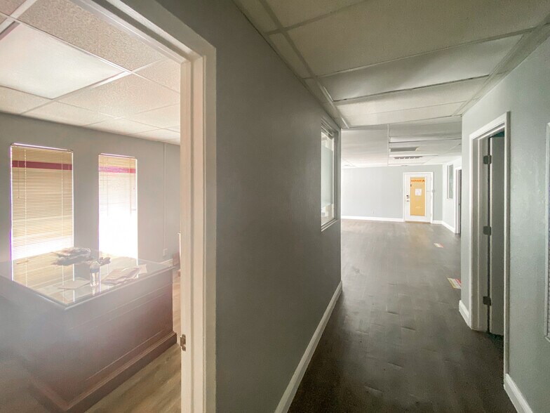 More Photos Of 1420 N Cooper St, Arlington Office For Sale