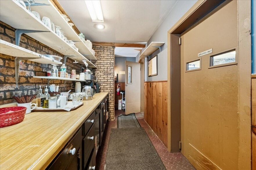 More Photos Of 31 Decatur St, Columbia Restaurant For Sale