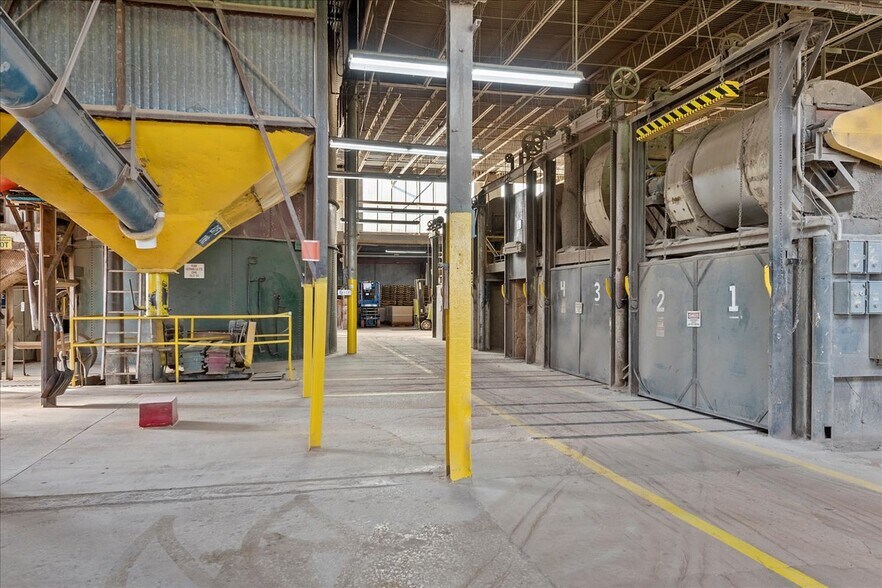 More Photos Of 115 E Mound St, Girard Industrial For Sale