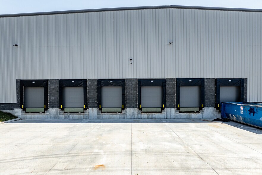 More Photos Of 1200 Brickworks, Leetsdale Warehouse For Lease