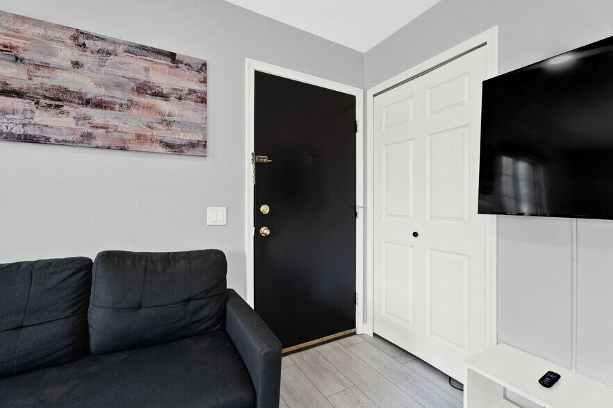 More Photos Of 23225 Deanhurst St, Clinton Township Apartments For Sale