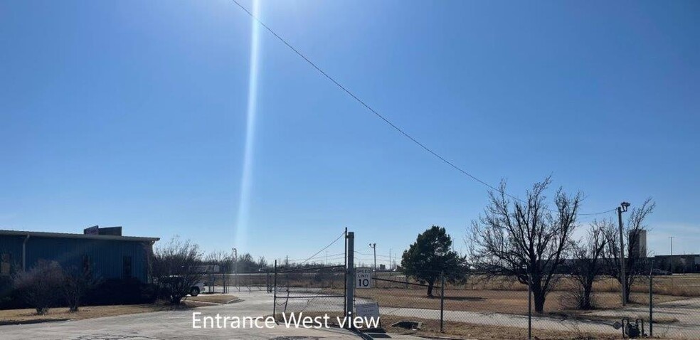 More Photos Of 325 Frontier Dr, Oklahoma City Truck Terminal For Lease