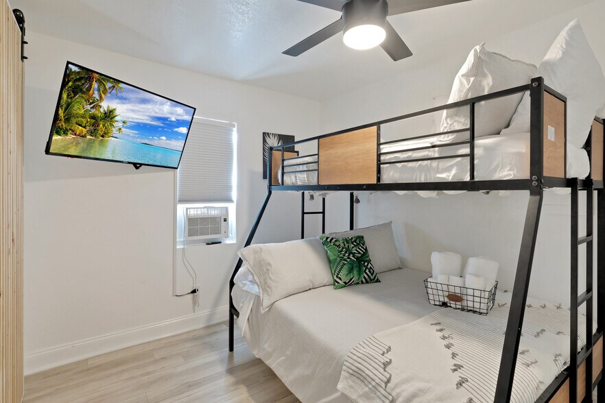 More Photos Of 517 S J St, Lake Worth Beach Apartments For Sale
