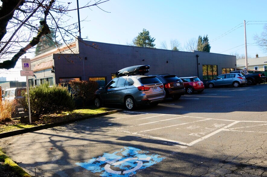 More Photos Of 2203 NE Martin Luther King Jr Blvd, Portland Light Manufacturing For Lease