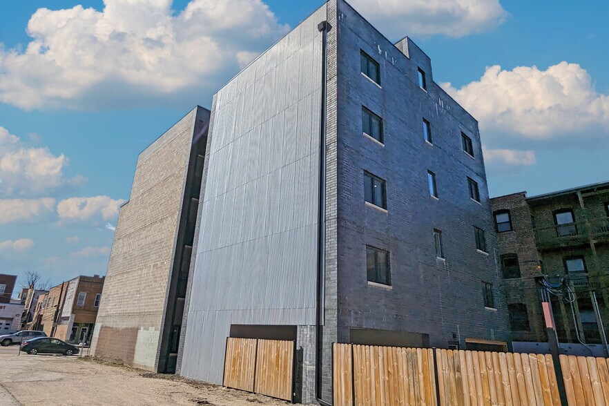 More Photos Of 2212 W Lawrence Ave, Chicago Apartments For Sale