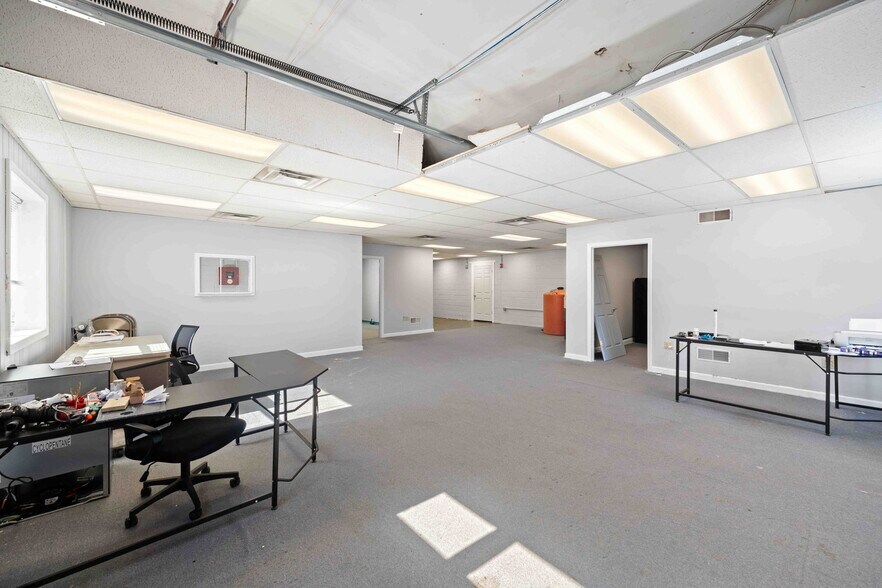 More Photos Of 191 2nd Ave, Warwick Warehouse For Sale