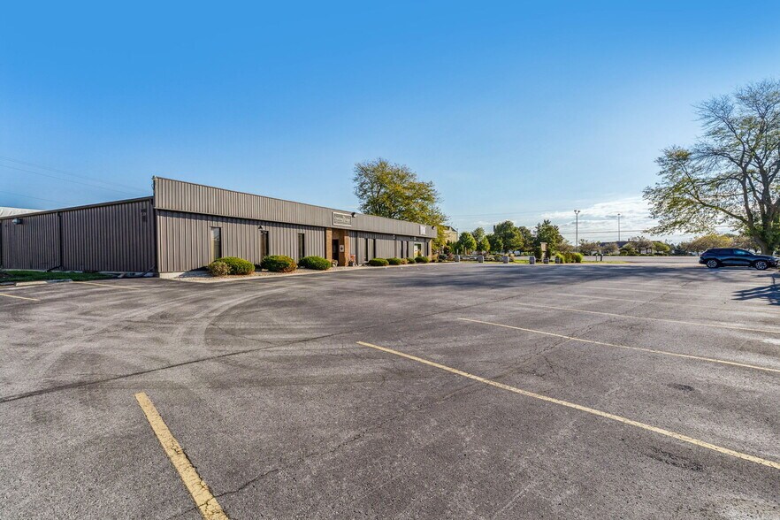 More Photos Of 1720 North Ridge Rd, Findlay General Retail For Sale