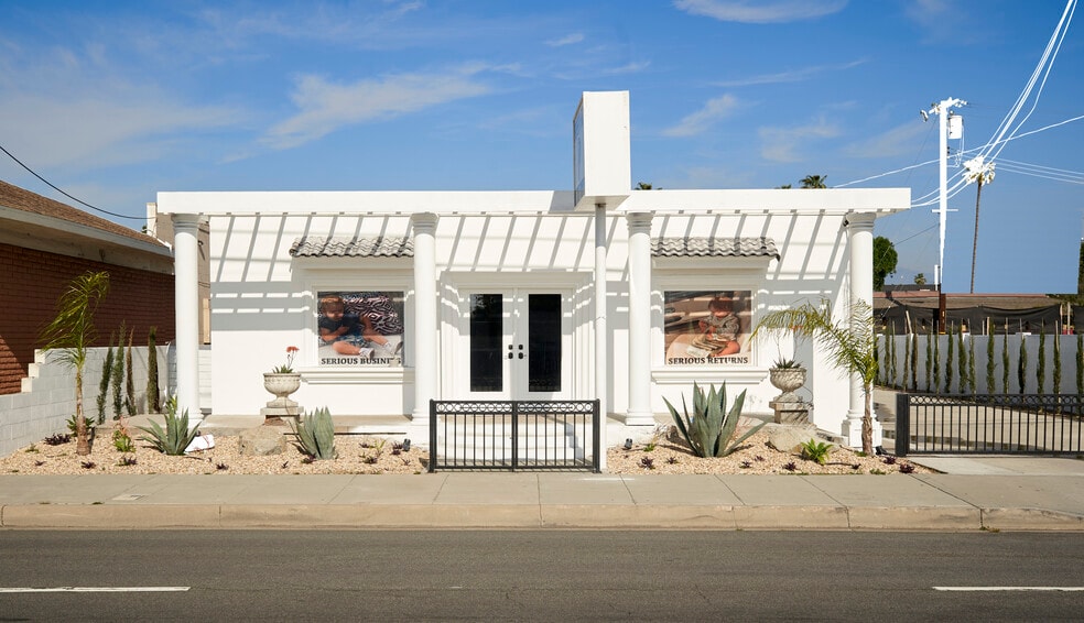 More Photos Of 395 N Tustin St, Orange Freestanding For Sale