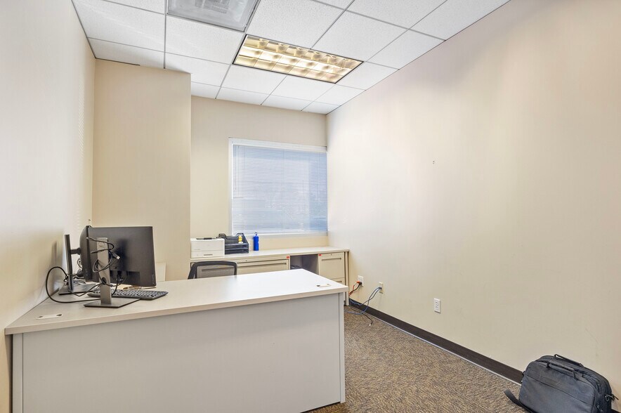 More Photos Of 1615 Commerce Pky, Bloomington Office For Sale