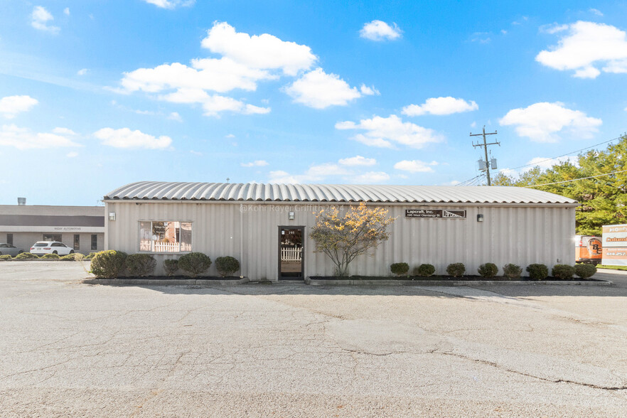 Primary Photo Of 195 W Olentangy St, Powell Warehouse For Lease