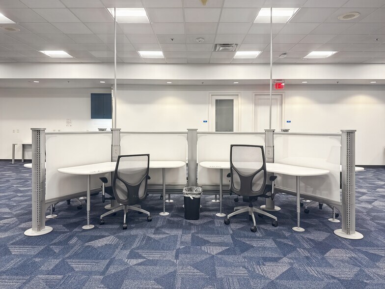 More Photos Of 235 N Westmonte Dr, Altamonte Springs Coworking Space