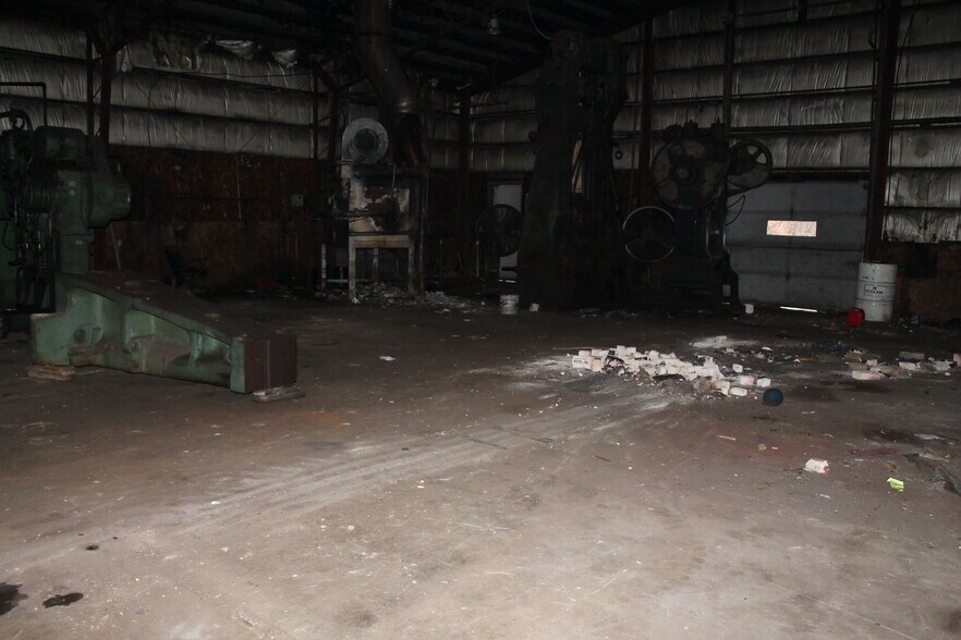 More Photos Of 9239 Atlantic Rd, Atlantic Manufacturing For Sale