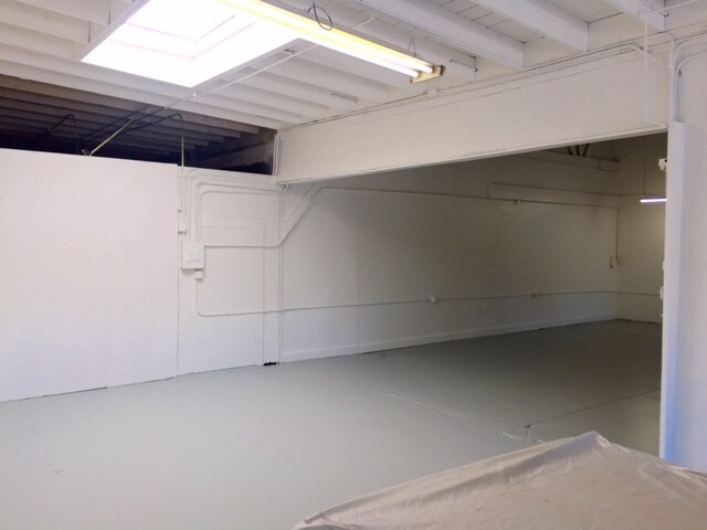 More Photos Of 704 S Railroad Ave, San Mateo Warehouse For Lease