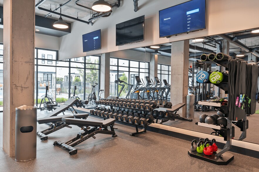 More Photos Of 251 6th St, Sacramento Apartments For Lease