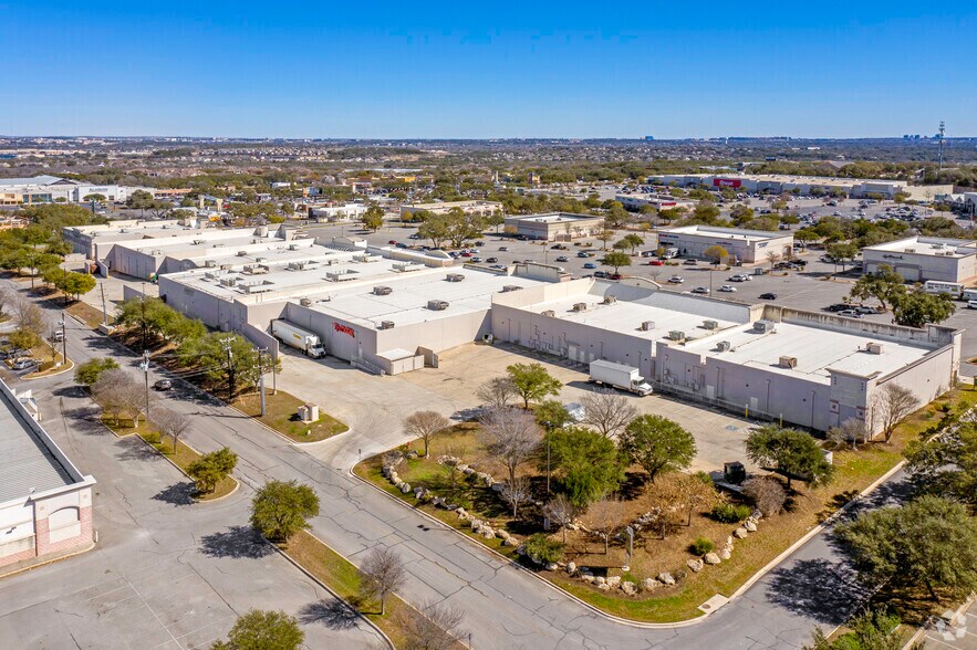 More Photos Of 11309-11323 Bandera Rd, San Antonio Unknown For Lease