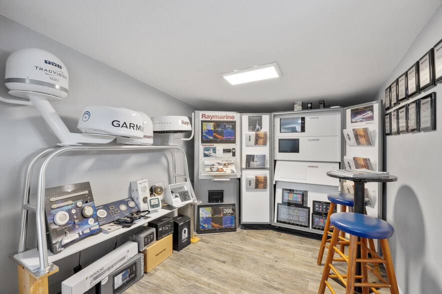 More Photos Of 296 N Main St, Sayville Industrial For Sale