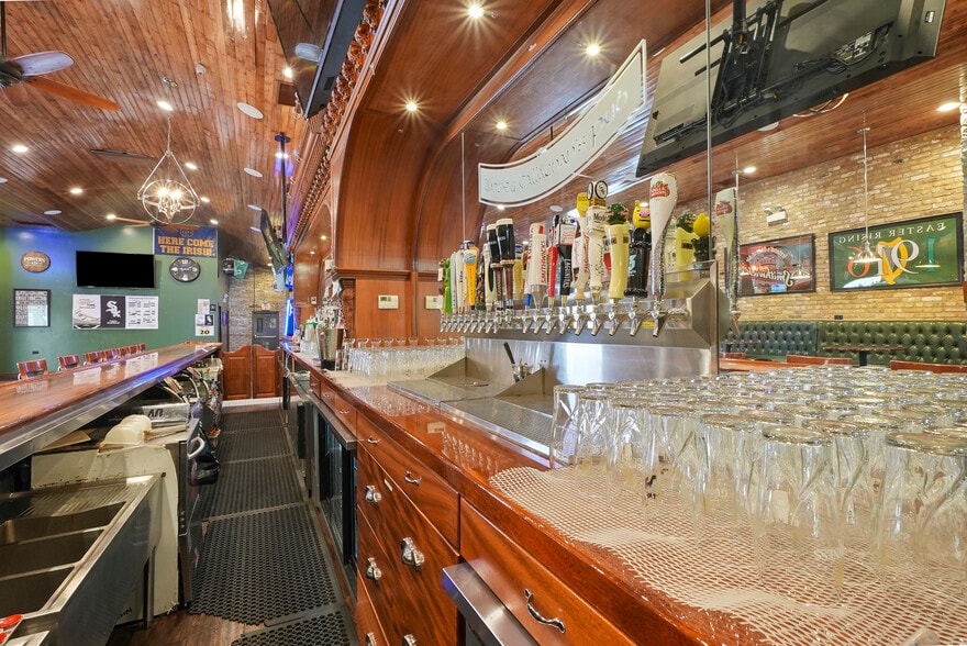 More Photos Of 10618 S Western Ave, Chicago Bar For Sale
