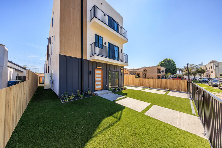 More Photos Of 2424 S West View St, Los Angeles Apartments For Sale