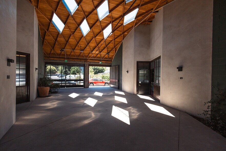 More Photos Of 1801 Blake Ave, Los Angeles Flex For Sale