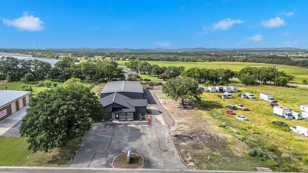 More Photos Of 117 Commerce Ave, Boerne Office For Sale