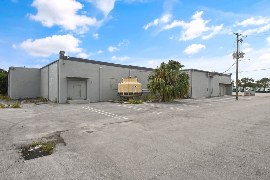 More Photos Of 2500 N Florida Mango Rd, West Palm Beach Freestanding For Sale