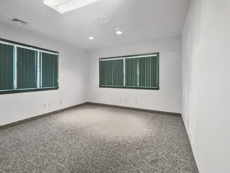 More Photos Of 608 N High St, Millville Medical For Sale