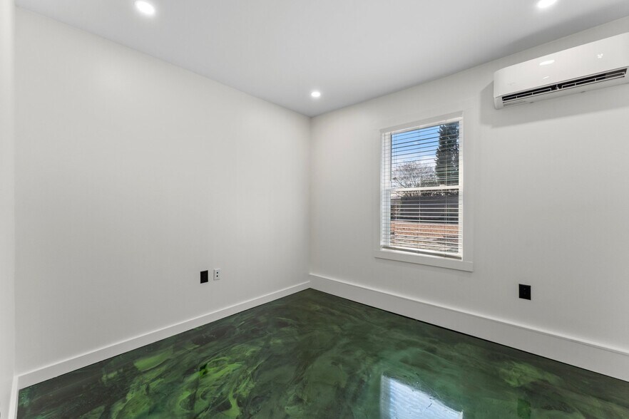 More Photos Of 2988 George Washington Memorial Hwy, Hayes Office For Sale