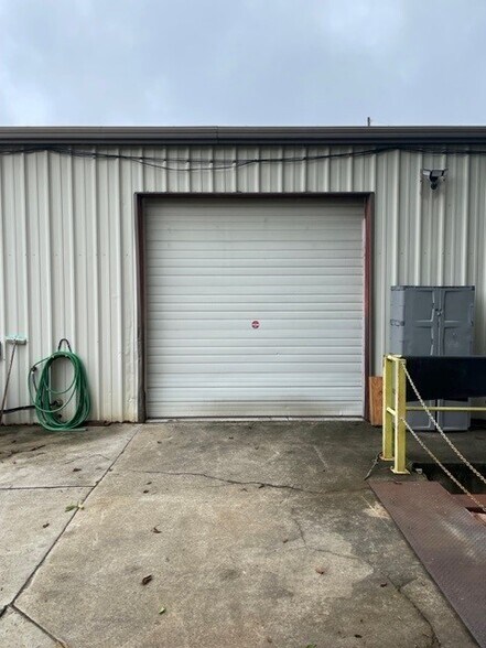 More Photos Of 803 Rickert St, Statesville Warehouse For Sale