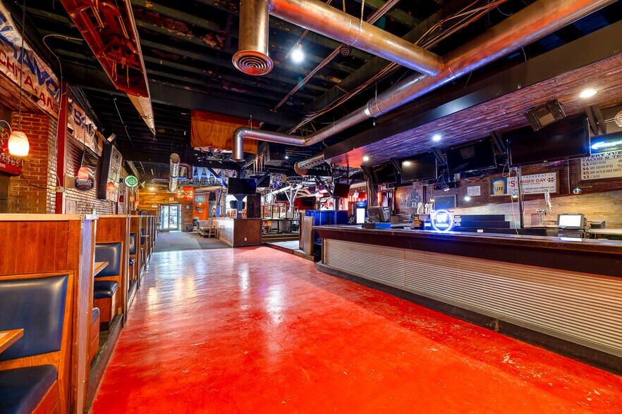 More Photos Of 117 N Mosley St, Wichita Bar For Sale