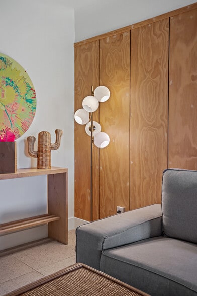 More Photos Of 555 S Warm Sands Dr, Palm Springs Hotel For Sale