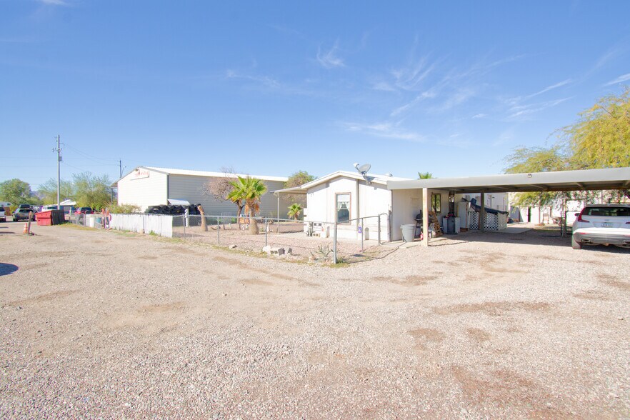 More Photos Of 75 Plymouth Ave, Quartzsite Service For Sale