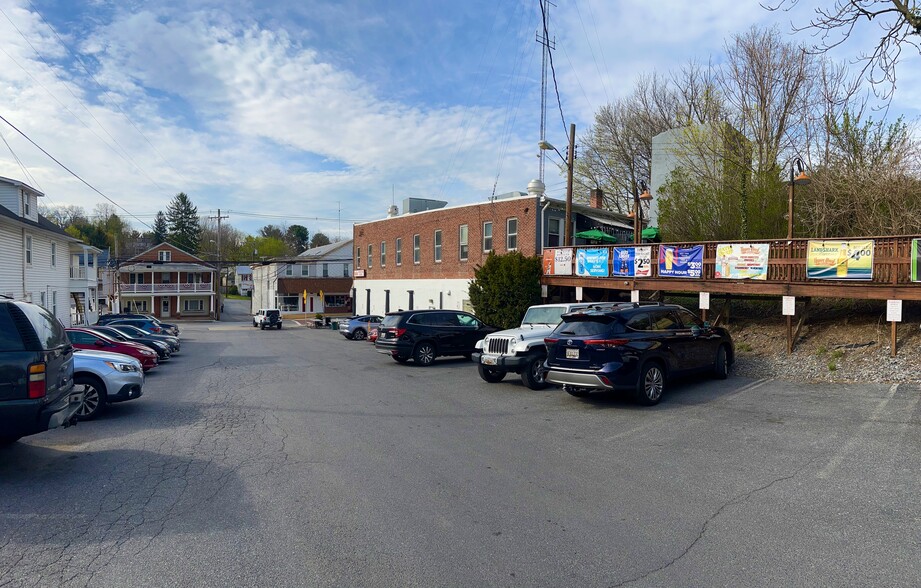 More Photos Of 231-239 S Main St, Mount Airy Freestanding For Lease