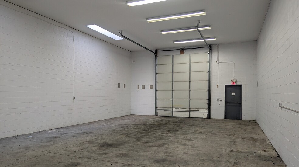More Photos Of 258 Prospect St, Brant Warehouse For Sale