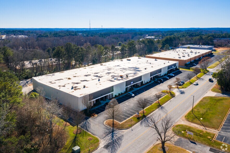 More Photos Of 5335-5353 Snapfinger Woods Dr, Decatur Warehouse For Lease