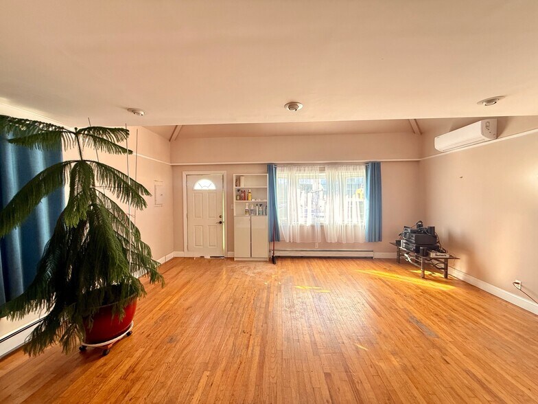 More Photos Of 10 3rd St, Rosedale Land For Lease