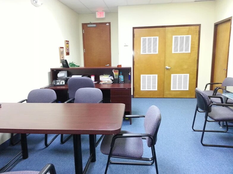 More Photos Of 8860 Columbia 100 Pkwy, Columbia Medical For Sale