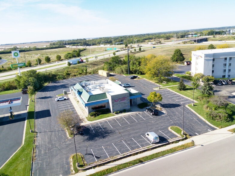 More Photos Of 632 Midland Rd, Janesville Restaurant For Lease