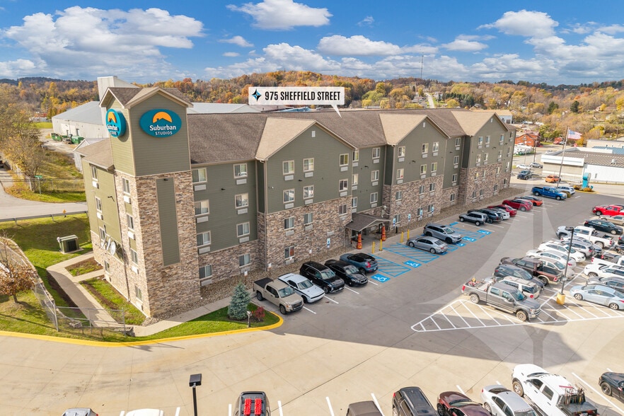 More Photos Of 975 Sheffield St, Washington Hotel For Sale